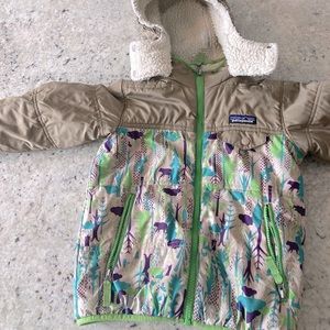 Patagonia Children’s winter coat size 5  with removal hood.